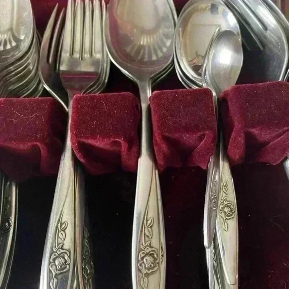 Oneida Lasting Rose Deluxe Stainless Flatware Oneidacraft 75 Pieces In Box - Picture 5 of 7